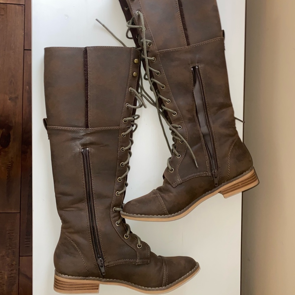 Rocket Dog lace up leather boots